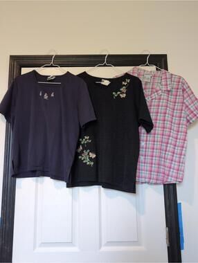 Small Women's Grandmacore Bonworth tops
